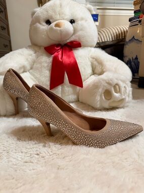 Vizzano Crystal-Studded Nude Pointed Toe Kitten Heels - Women's size 6